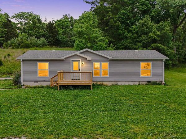 802 Reynolds Drive , Charleston, IL 61920