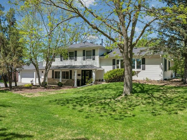 8910 23rd Avenue N, Golden Valley, MN 55427