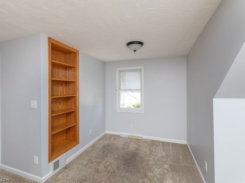 8324 Chesterfield Avenue, Parma, OH 44129 Photo 17