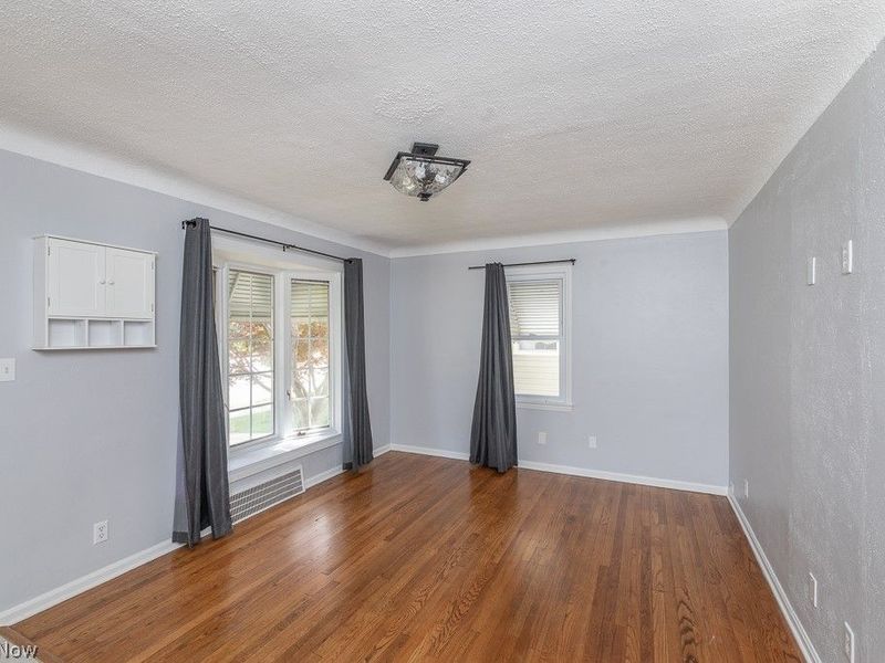 8324 Chesterfield Avenue, Parma, OH 44129 Photo 2