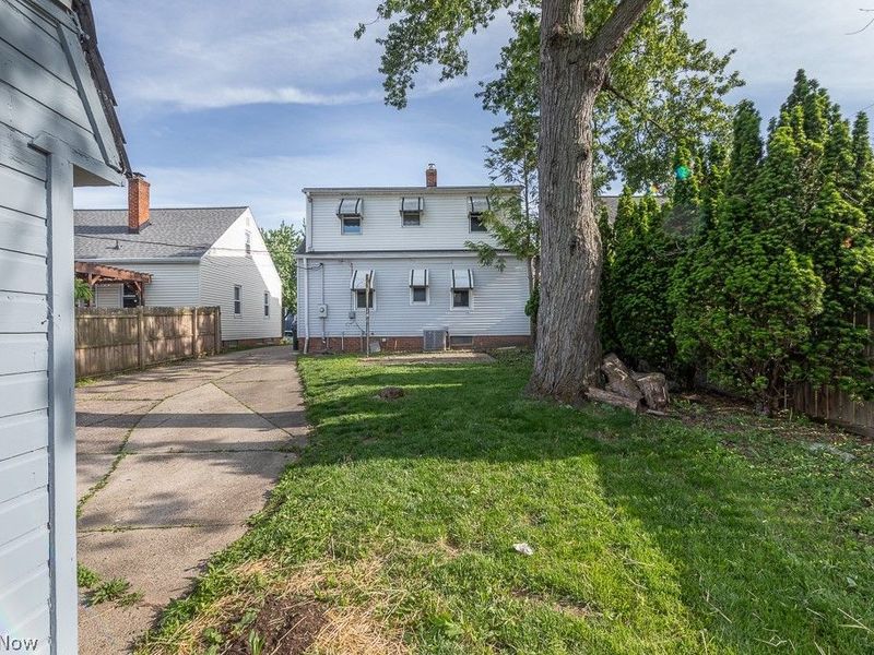 8324 Chesterfield Avenue, Parma, OH 44129 Photo 26
