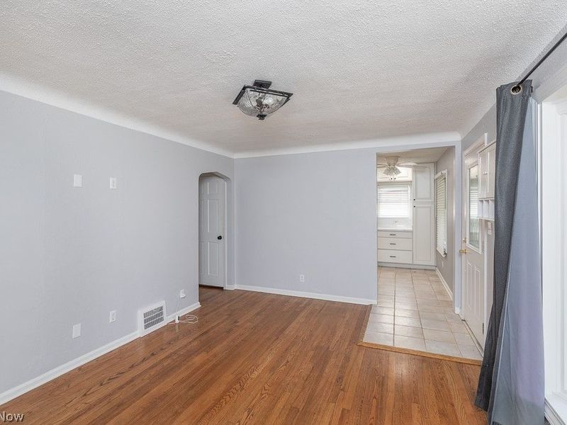 8324 Chesterfield Avenue, Parma, OH 44129 Photo 3