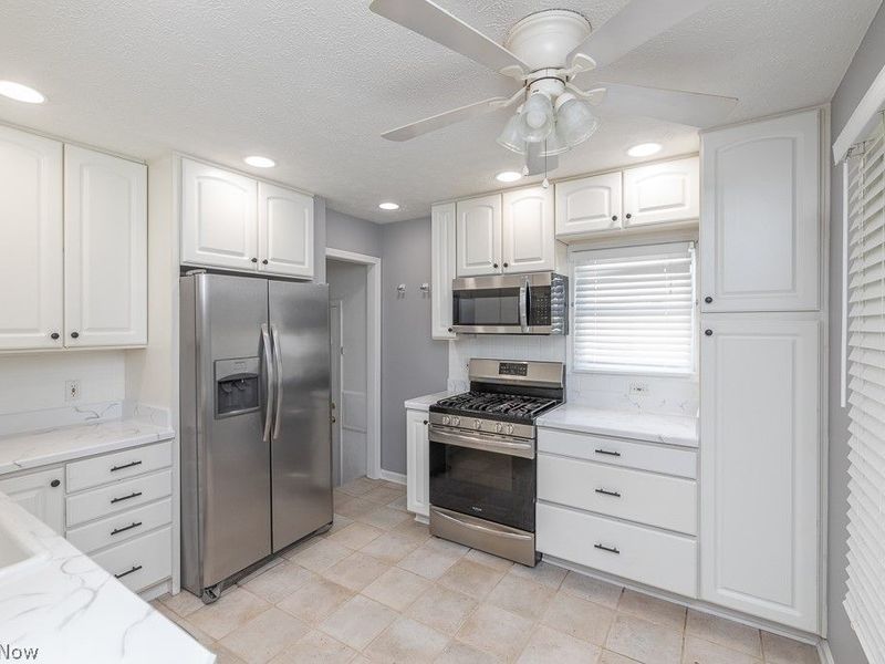 8324 Chesterfield Avenue, Parma, OH 44129 Photo 7
