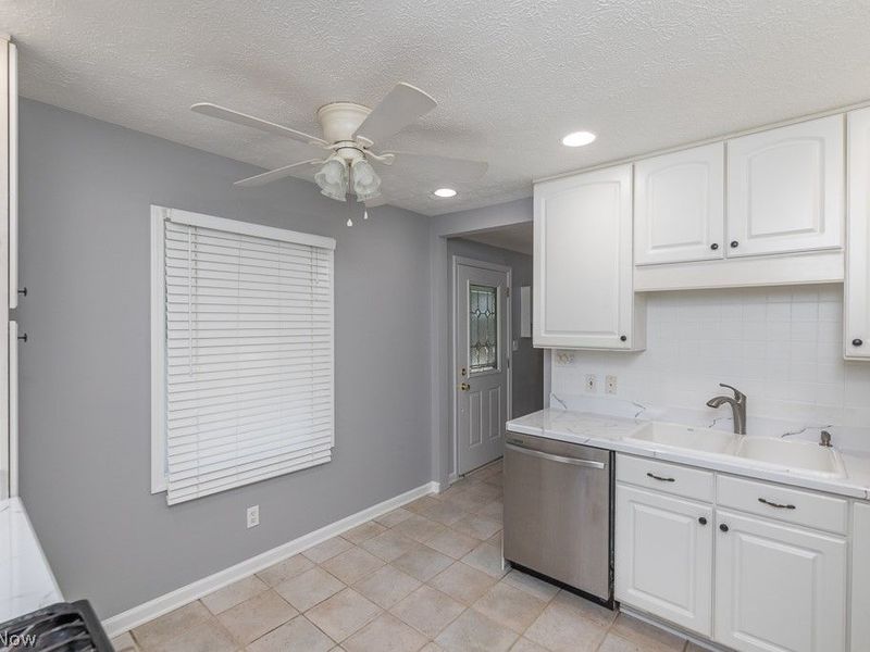 8324 Chesterfield Avenue, Parma, OH 44129 Photo 8