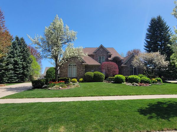 48330 Edinburgh Drive, Plymouth, MI 48170
