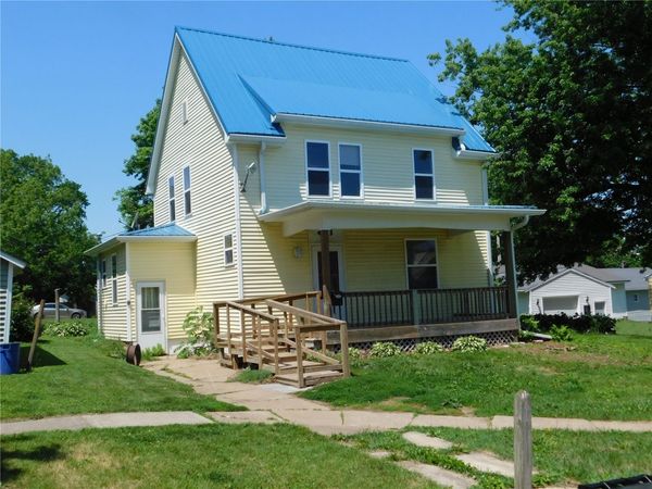 403 Walnut St, Tipton, IA 52772