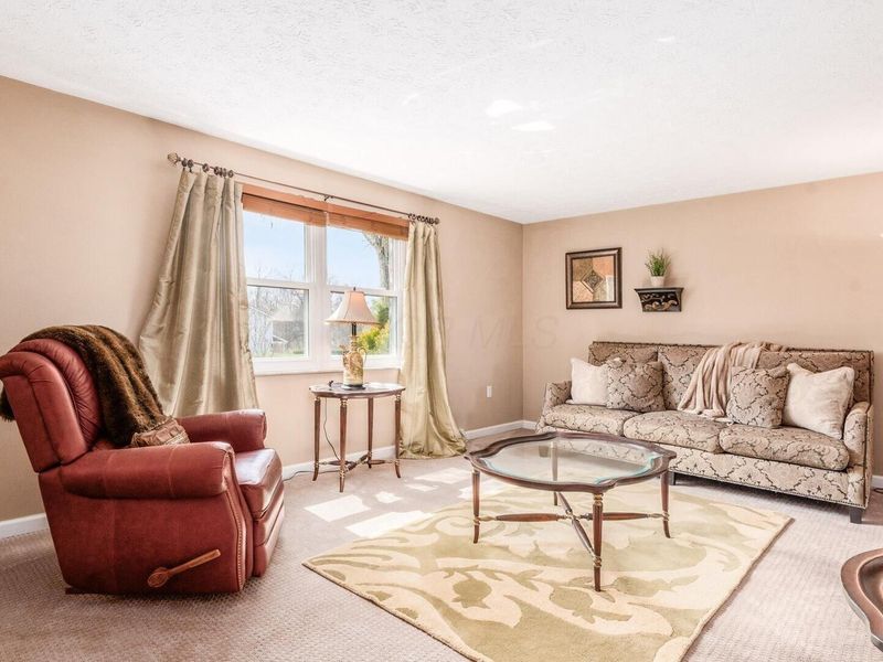 110 Canterberry Lane SW, Reynoldsburg, OH 43068 Photo 5