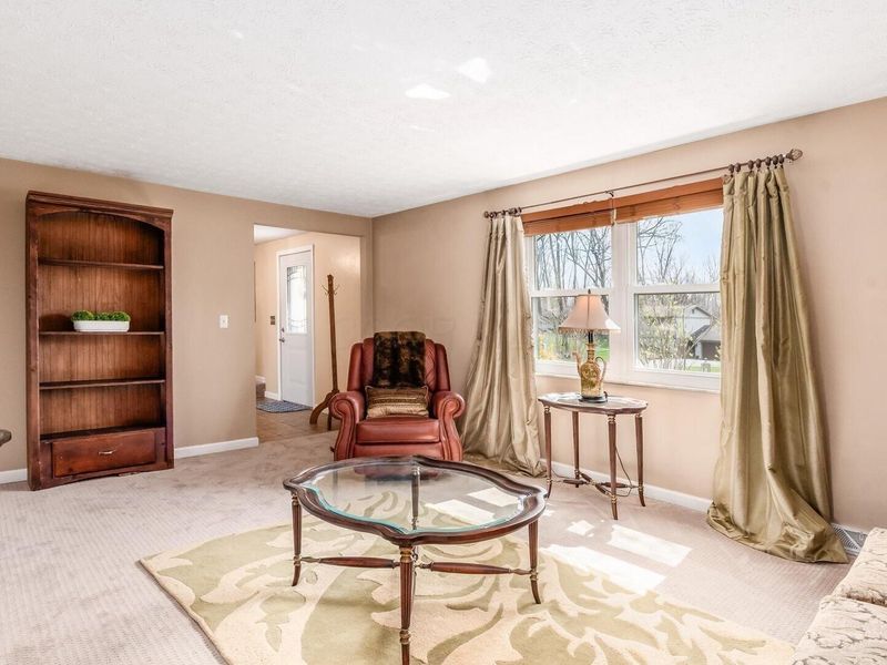 110 Canterberry Lane SW, Reynoldsburg, OH 43068 Photo 6