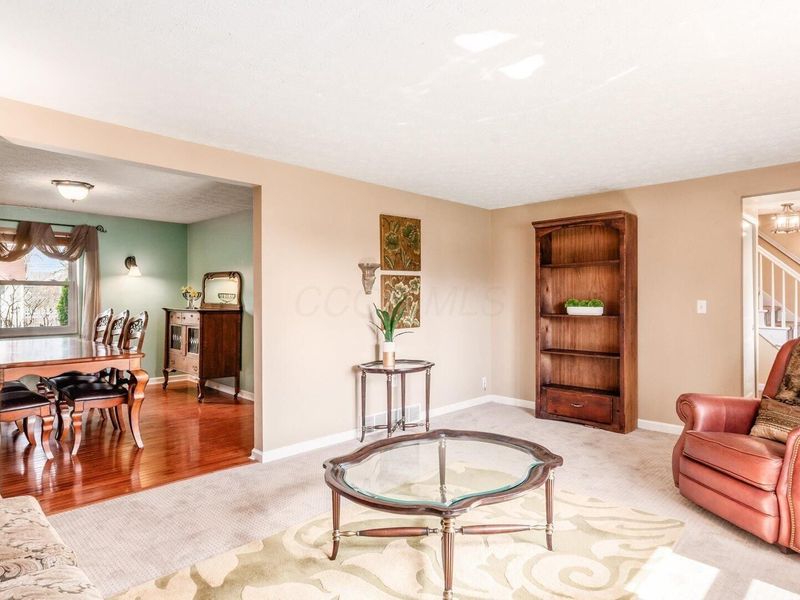110 Canterberry Lane SW, Reynoldsburg, OH 43068 Photo 7