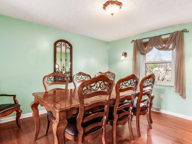 110 Canterberry Lane SW, Reynoldsburg, OH 43068 Photo 8