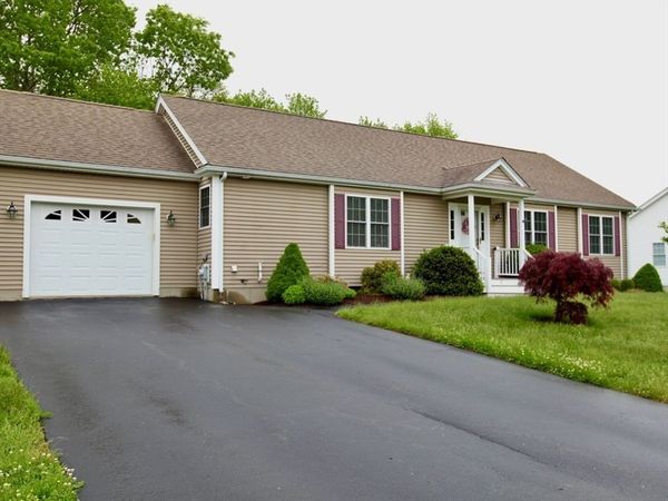 7 Rodeo Dr, East Bridgewater, MA 02333