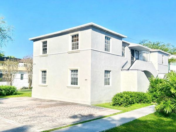 2371 SW 27th St , Miami, FL 33133