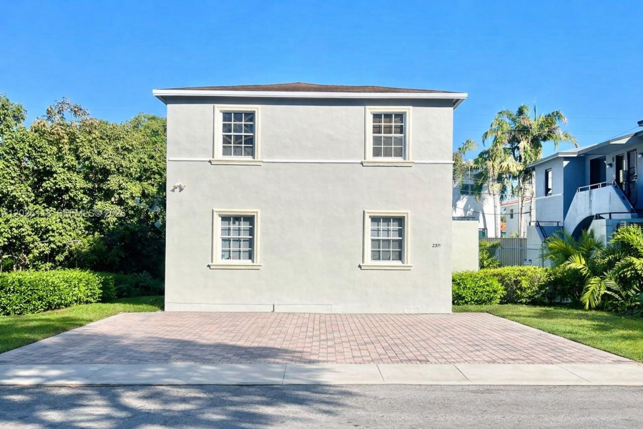 2371 SW 27th St, Miami, FL 33133 Photo