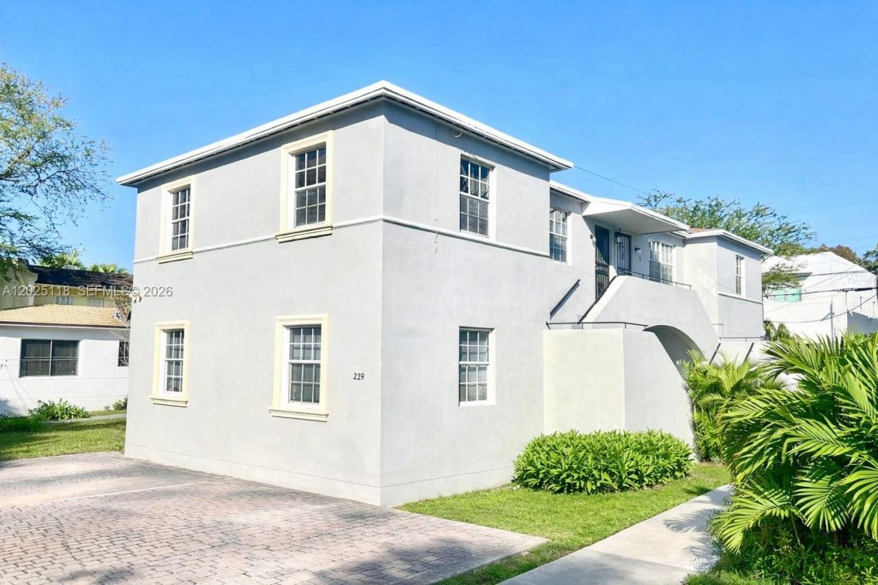 2371 SW 27th St, Miami, FL 33133 Photo