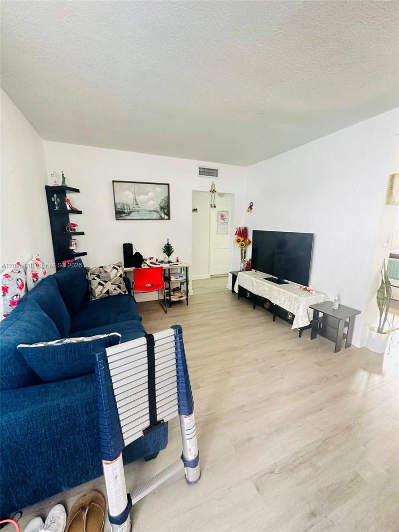 2371 SW 27th St, Miami, FL 33133 Photo