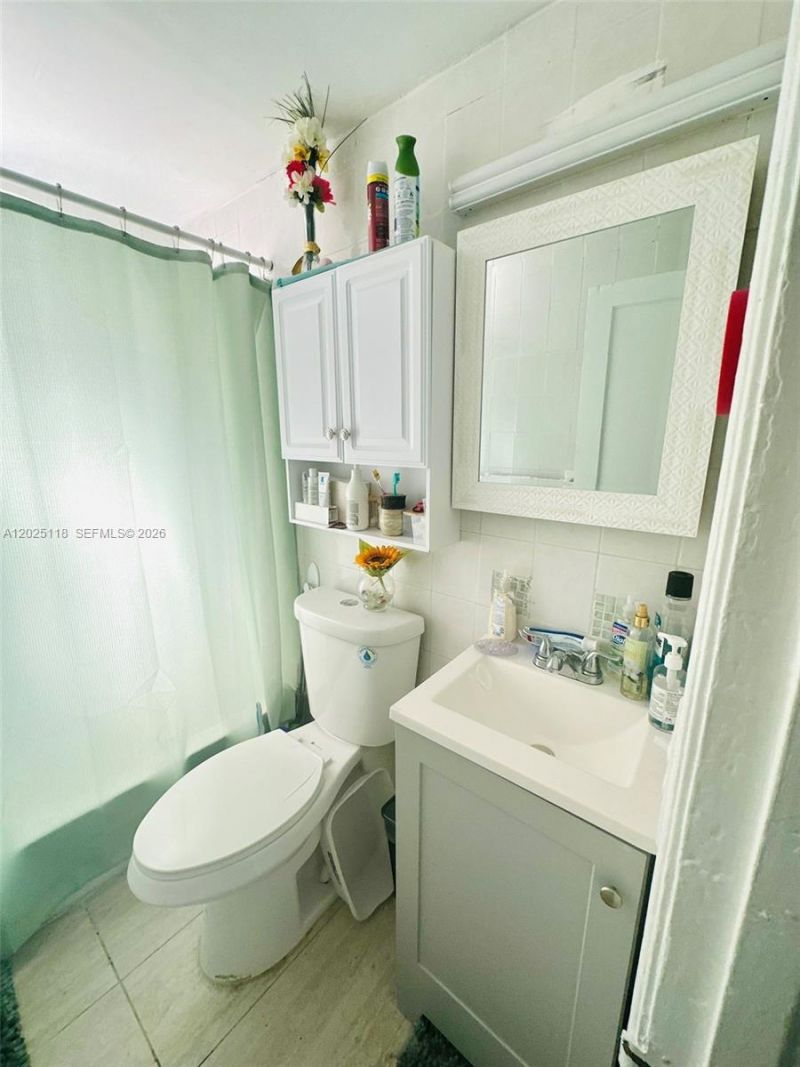 2371 SW 27th St, Miami, FL 33133 Photo