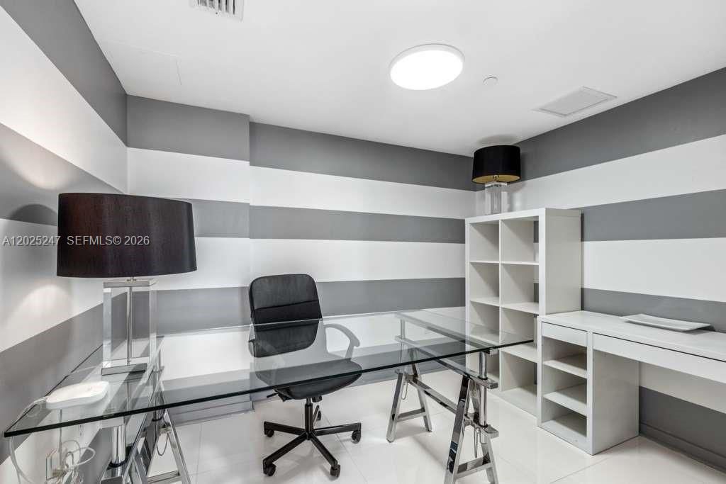 31 SE 6th St, Unit 2101, Miami, FL 33131 Photo