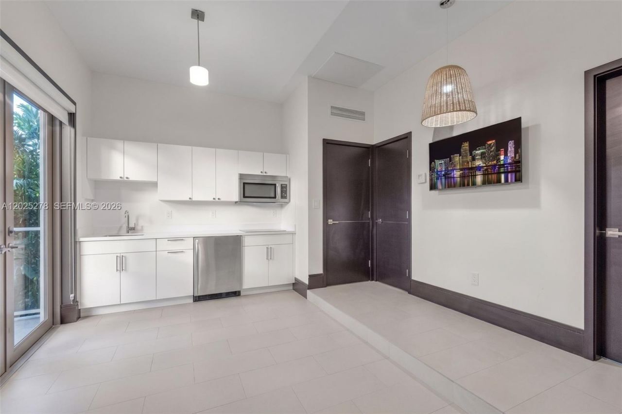 760 S Mashta Dr , Key Biscayne, FL 33149 Photo