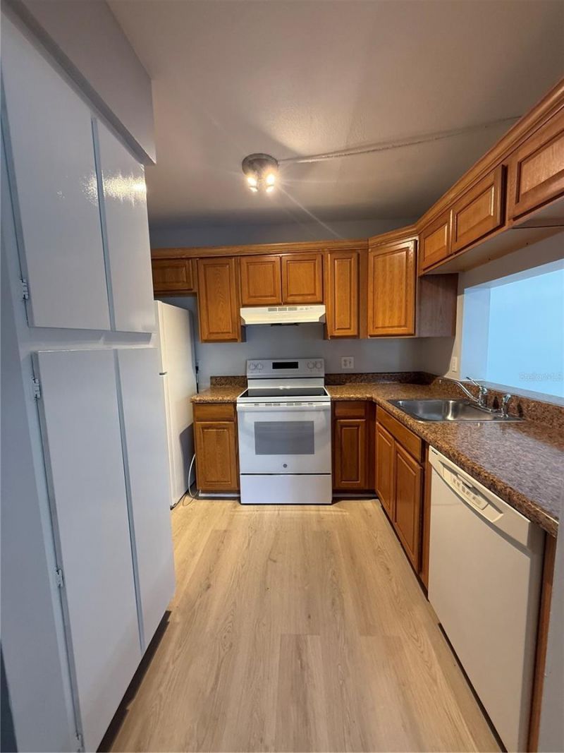 1223 S Pine Ridge Circle, Unit 23, Sanford, FL 32773 Photo