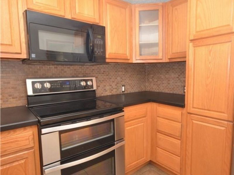 578 Perry Road, Tallmadge, OH 44278 Photo 18