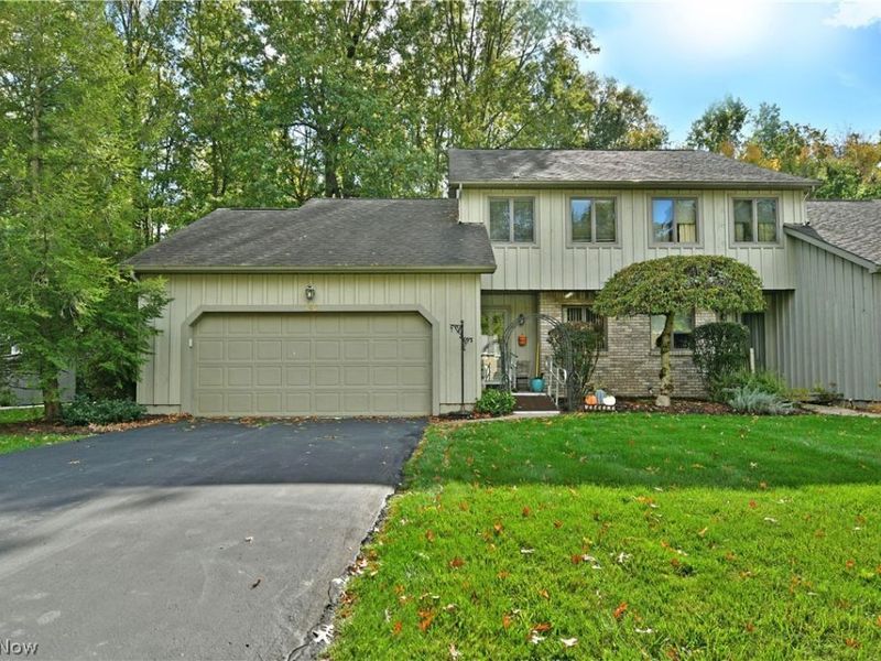 160 Turquoise Drive, Cortland, OH 44410 Photo 1