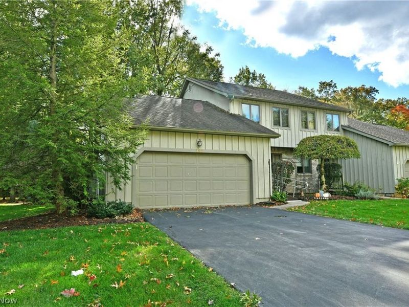 160 Turquoise Drive, Cortland, OH 44410 Photo 2