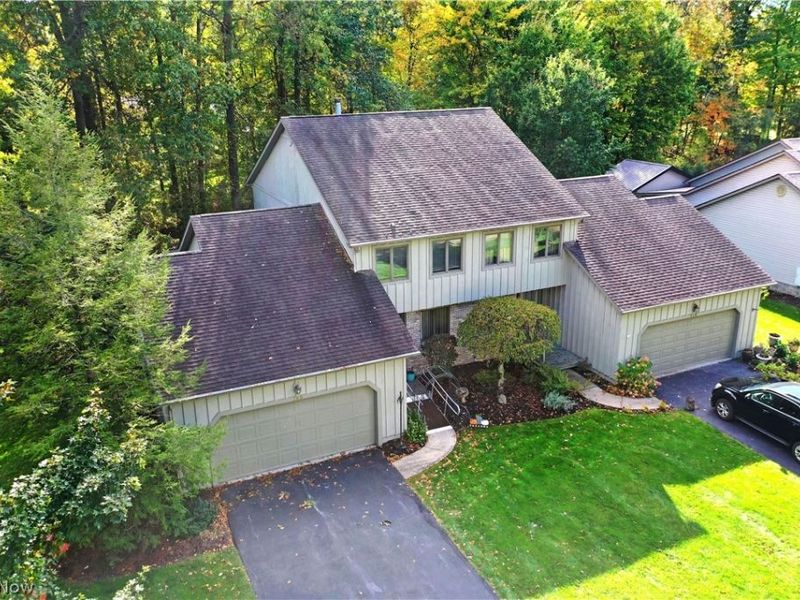 160 Turquoise Drive, Cortland, OH 44410 Photo 3