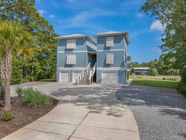 2032 Bay Point Blvd, Milton, FL 32583