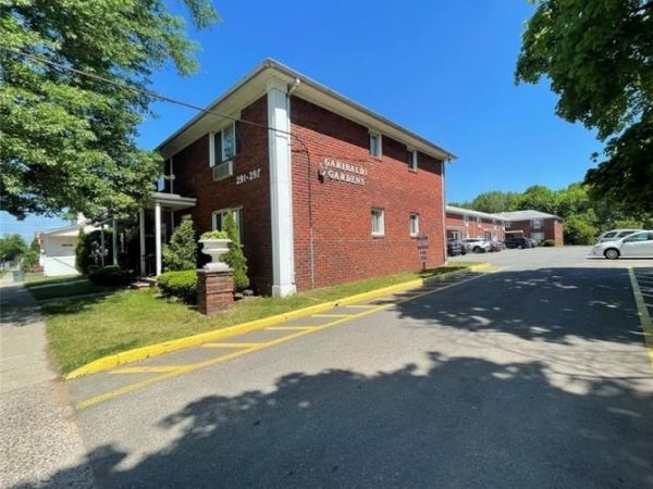 291 Garibaldi Ave, Lodi, NJ 07644