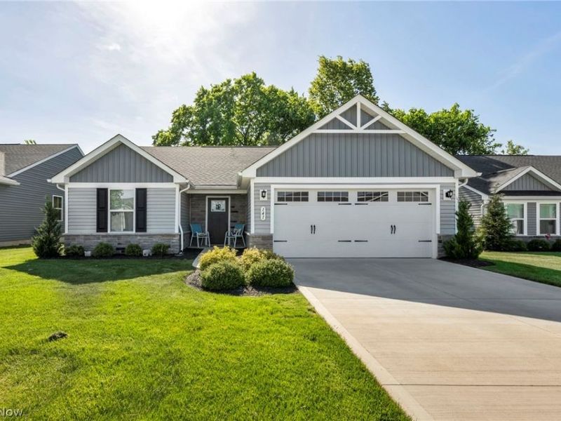 141 W Spring Drive, Elyria, OH 44035 Photo 2