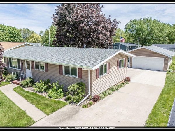 714 S NASH STREET, Hortonville, WI 54944