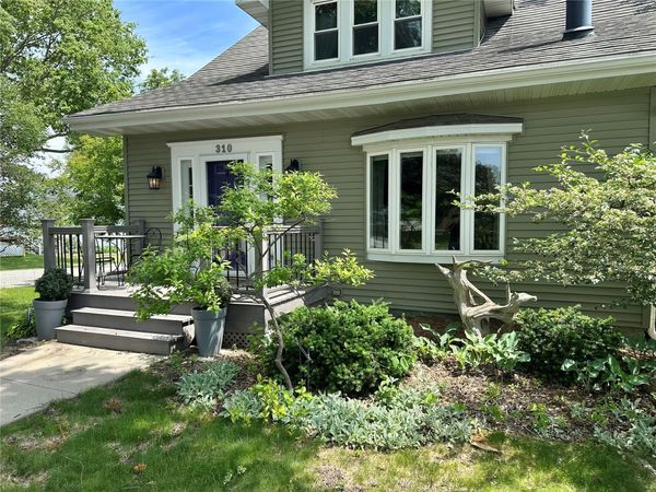 310 Hall , Lowden, IA 52255
