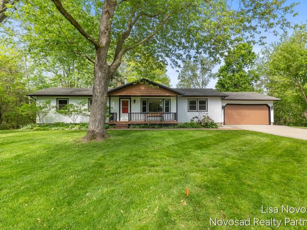 225 Alewa Drive NW, Grand Rapids, MI 49504