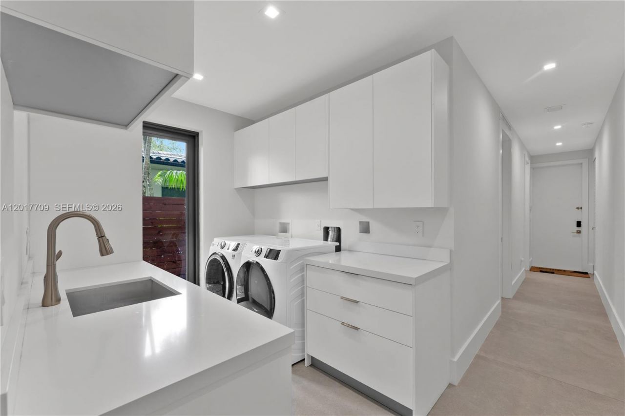 10 Samana Dr , Miami, FL 33133 Photo
