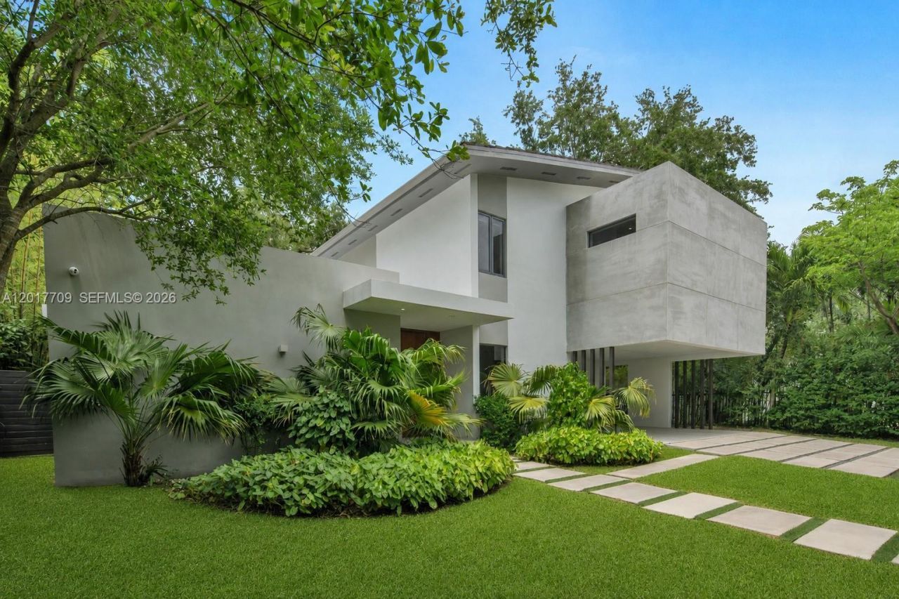10 Samana Dr , Miami, FL 33133 Photo