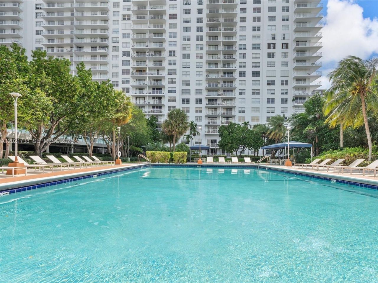 2851 NE 183rd St , Unit 2112E, Aventura, FL 33160 Photo