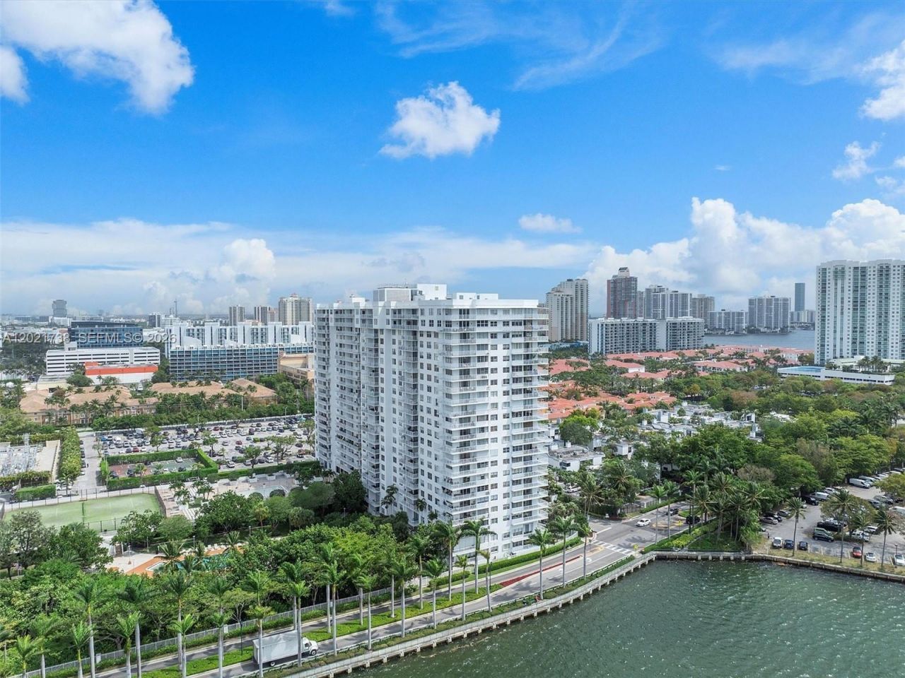 2851 NE 183rd St , Unit 2112E, Aventura, FL 33160 Photo