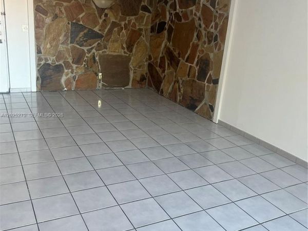 8511 NW 8th St , Unit 311, Miami, FL 33126