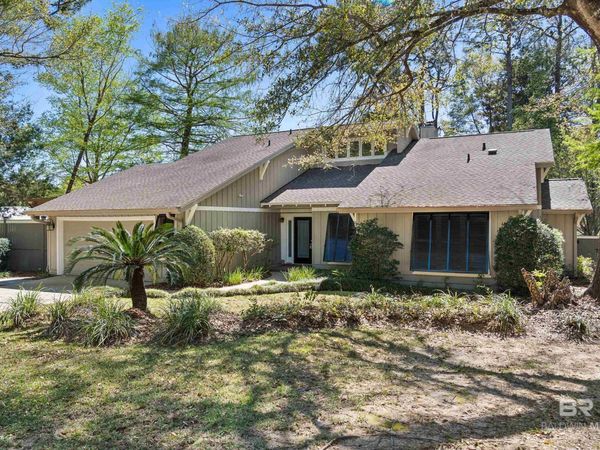 4 Leslie Court, Fairhope, AL 36532