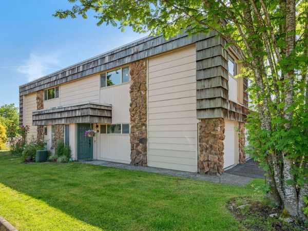 2727 Gateway Street, Unit APT 18, Springfield, OR 97477