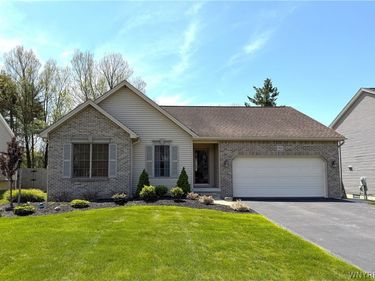 1366 Evergreen Drive, Lake View, NY 14085
