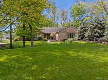 2484 PINE HOLLOW TRAIL Street , Brighton Twp, MI 48114