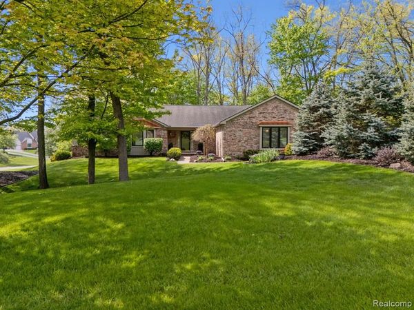 2484 PINE HOLLOW TRAIL Street , Brighton Twp, MI 48114