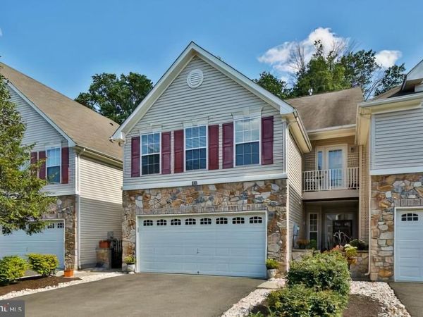 28 SUTTON COURT, PENNINGTON, NJ 08534