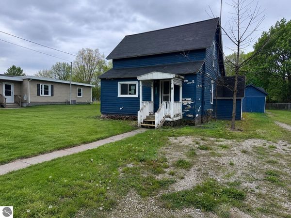 125 Chippewa N, Shepherd, MI 48883