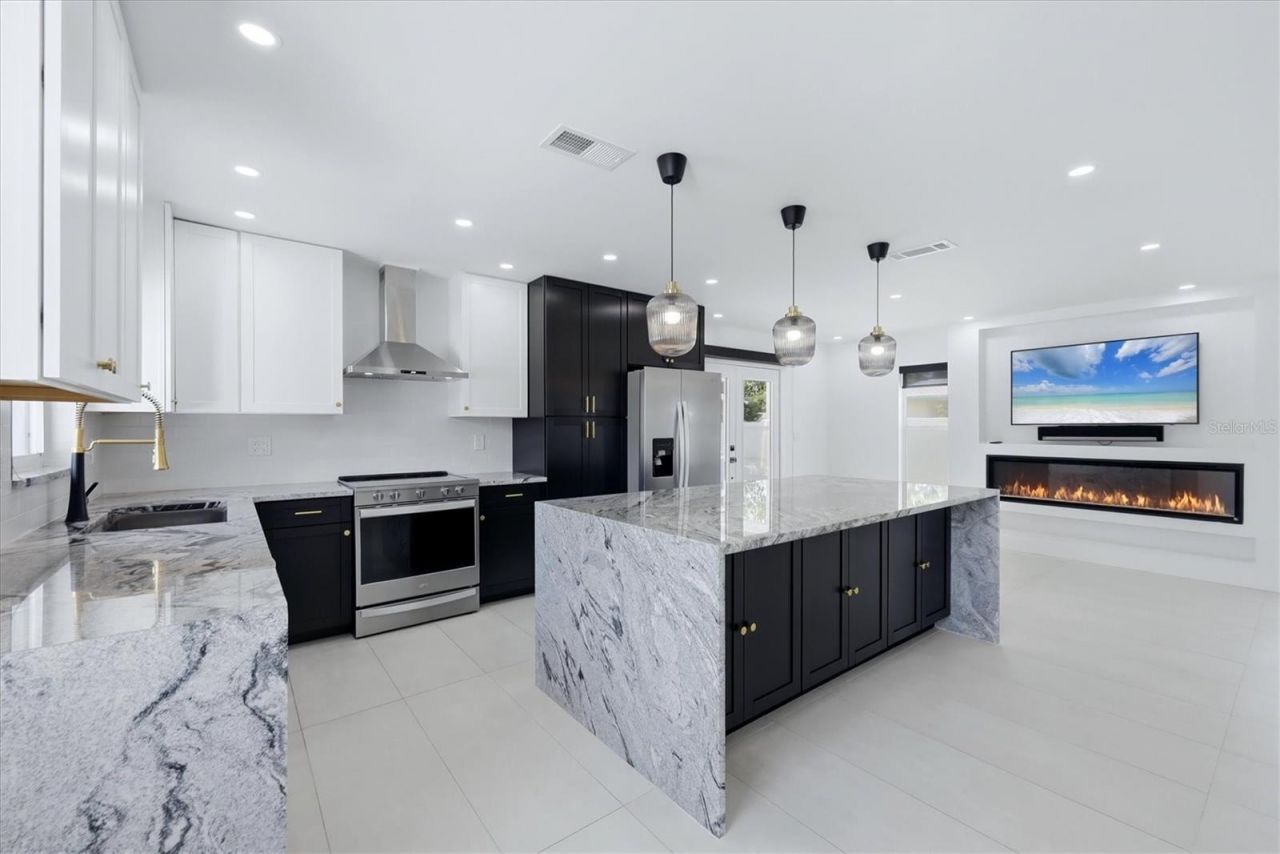 201 Honore Avenue, Sarasota, FL 34232 Photo