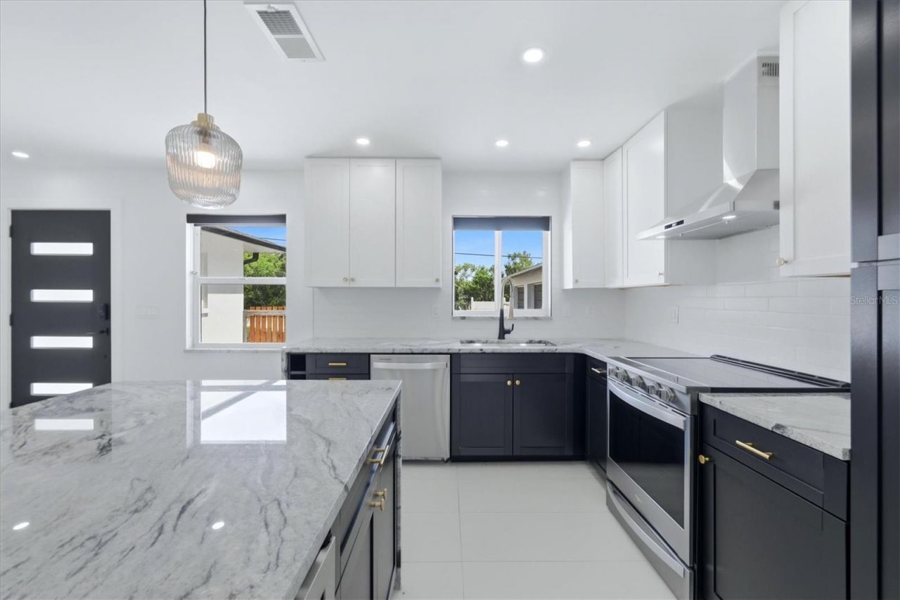 201 Honore Avenue, Sarasota, FL 34232 Photo