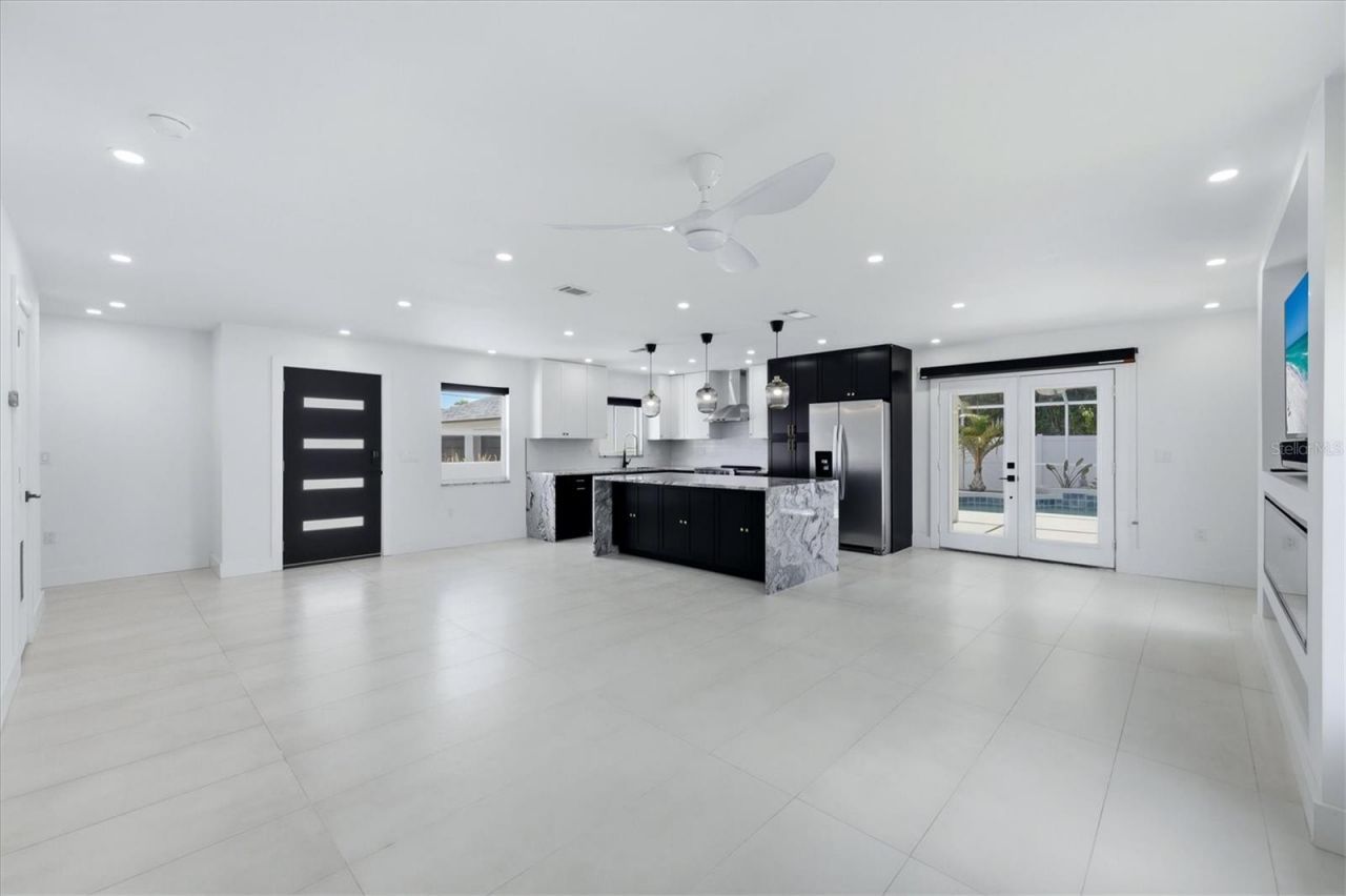 201 Honore Avenue, Sarasota, FL 34232 Photo