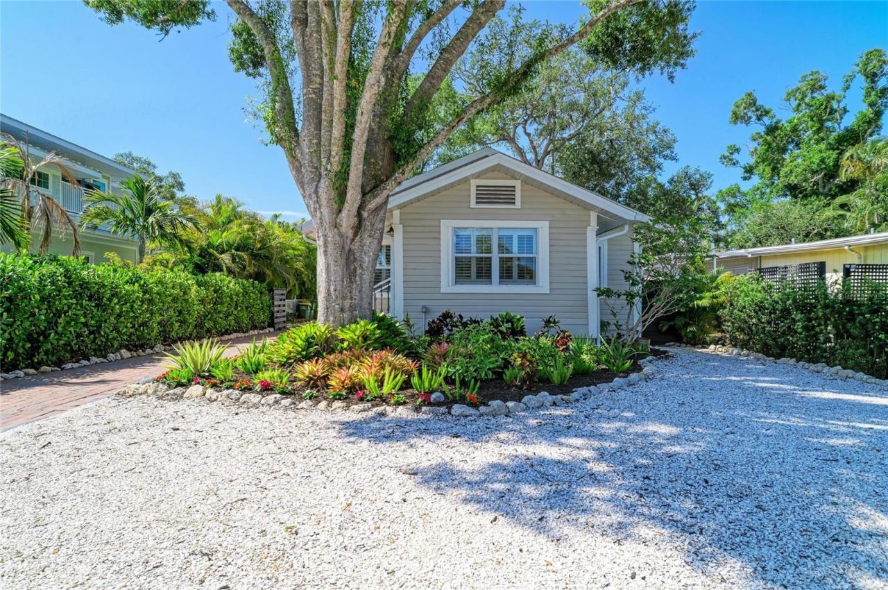 2250 Hillview Street, Sarasota, FL 34239 Photo