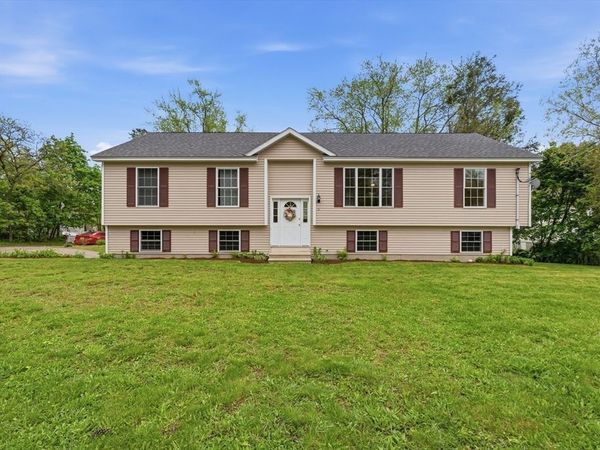 6 White Birch Dr, Worcester, MA 01602